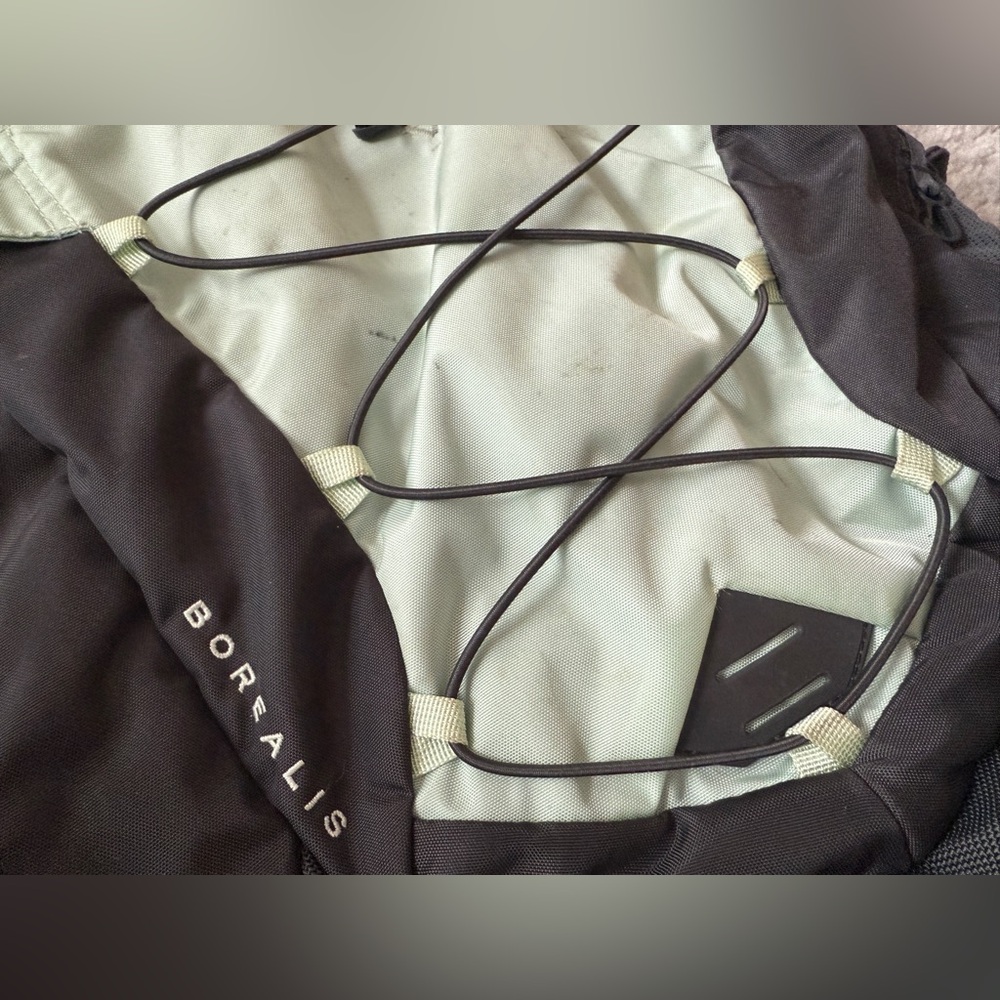 The North Face Borealis commuter backpack - Picture 2 of 7